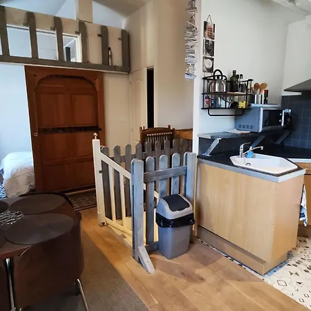 Schoene Mit Terrasse In Der Naehe Des Meeres By Interhome *