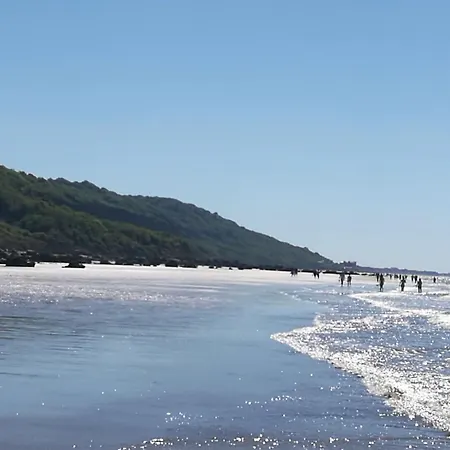 Schoene Mit Terrasse In Der Naehe Des Meeres By Interhome Apartamento