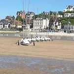 Schoene Mit Terrasse In Der Naehe Des Meeres By Interhome Apartman *