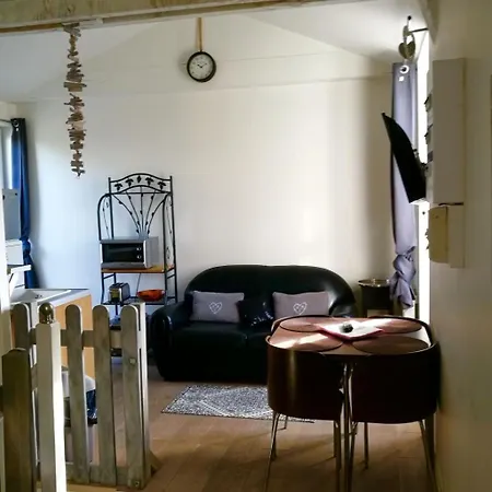 Apartmán Schoene Mit Terrasse In Der Naehe Des Meeres By Interhome *