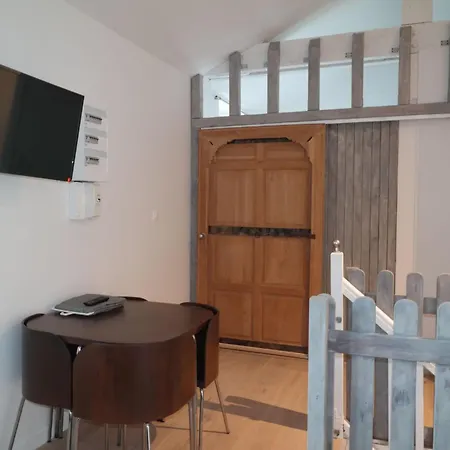 Apartmán Schoene Mit Terrasse In Der Naehe Des Meeres By Interhome *