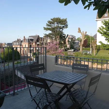 Apartmán Schoene Mit Terrasse In Der Naehe Des Meeres By Interhome