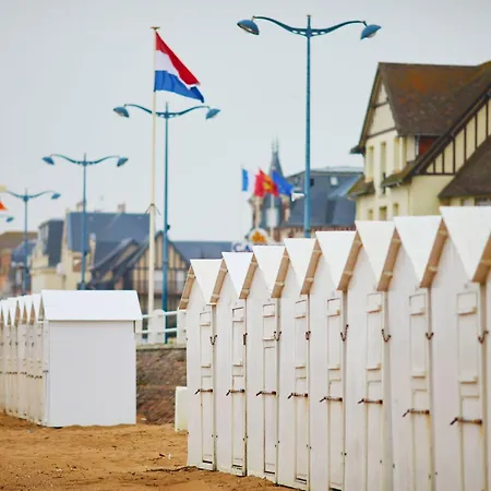 Schoene Mit Terrasse In Der Naehe Des Meeres By Interhome Apartmán Villers-sur-Mer
